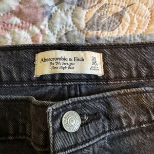 NWOT Abercrombie & Fitch Women's Black 90's Straight Leg Jeans